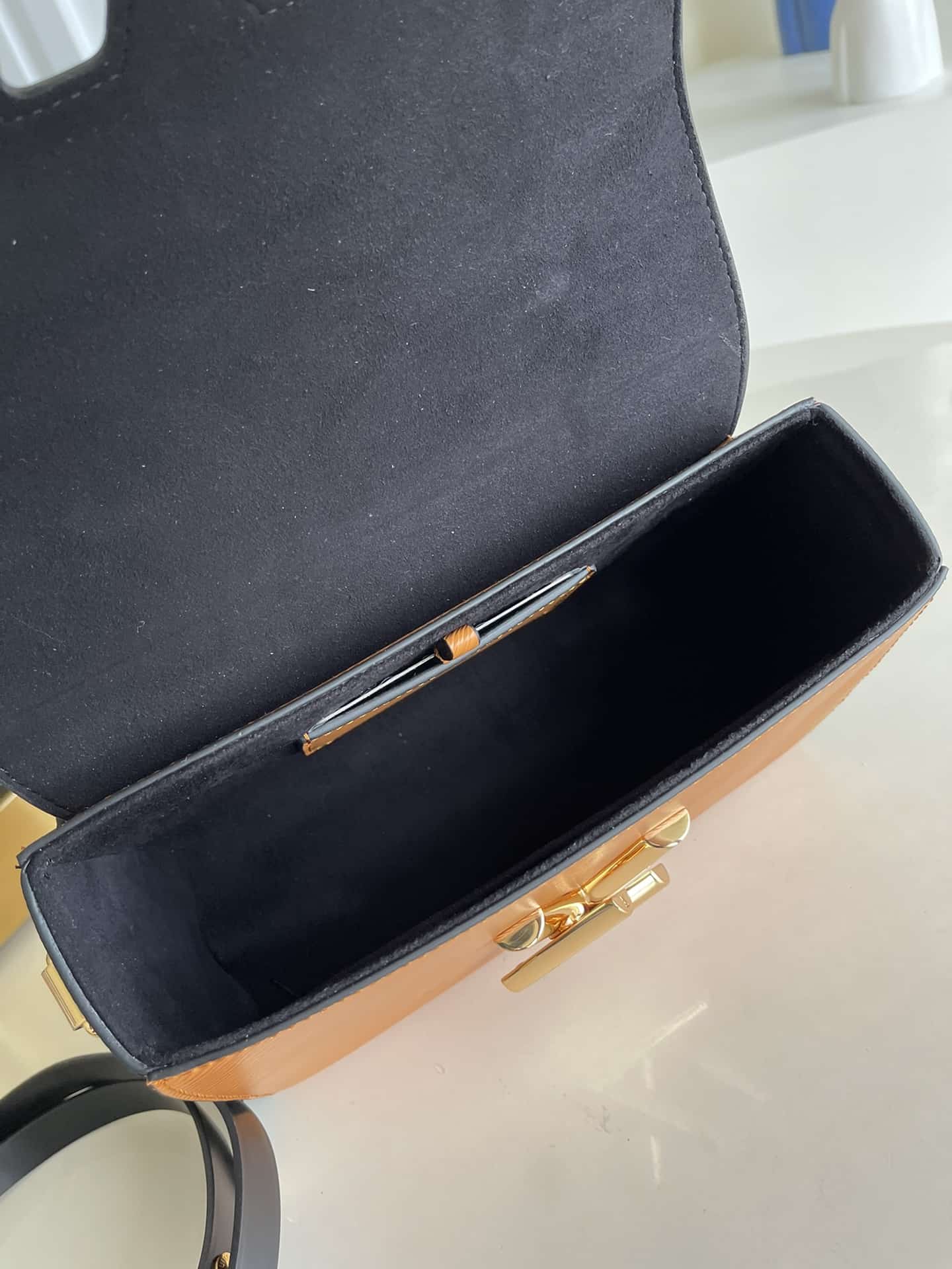 Louis Vuitton Twist MM Epi Leathers In Gold Cipango - LHB484 - 6