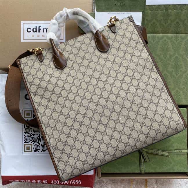 Medium tote with Interlocking G - GTB111 - 3