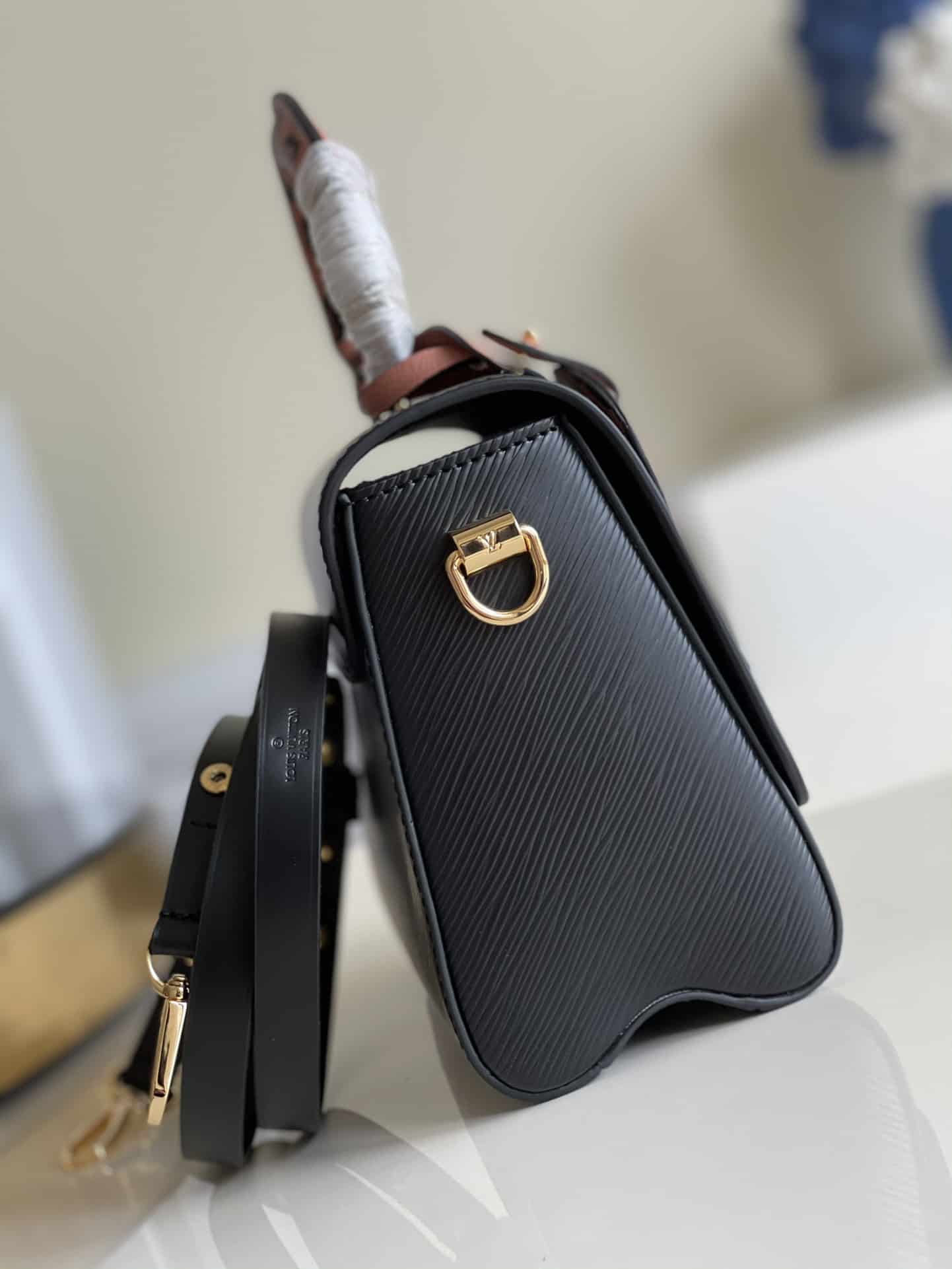 Louis Vuitton Twist MM Epi Leathers In Black - LHB483 - 6