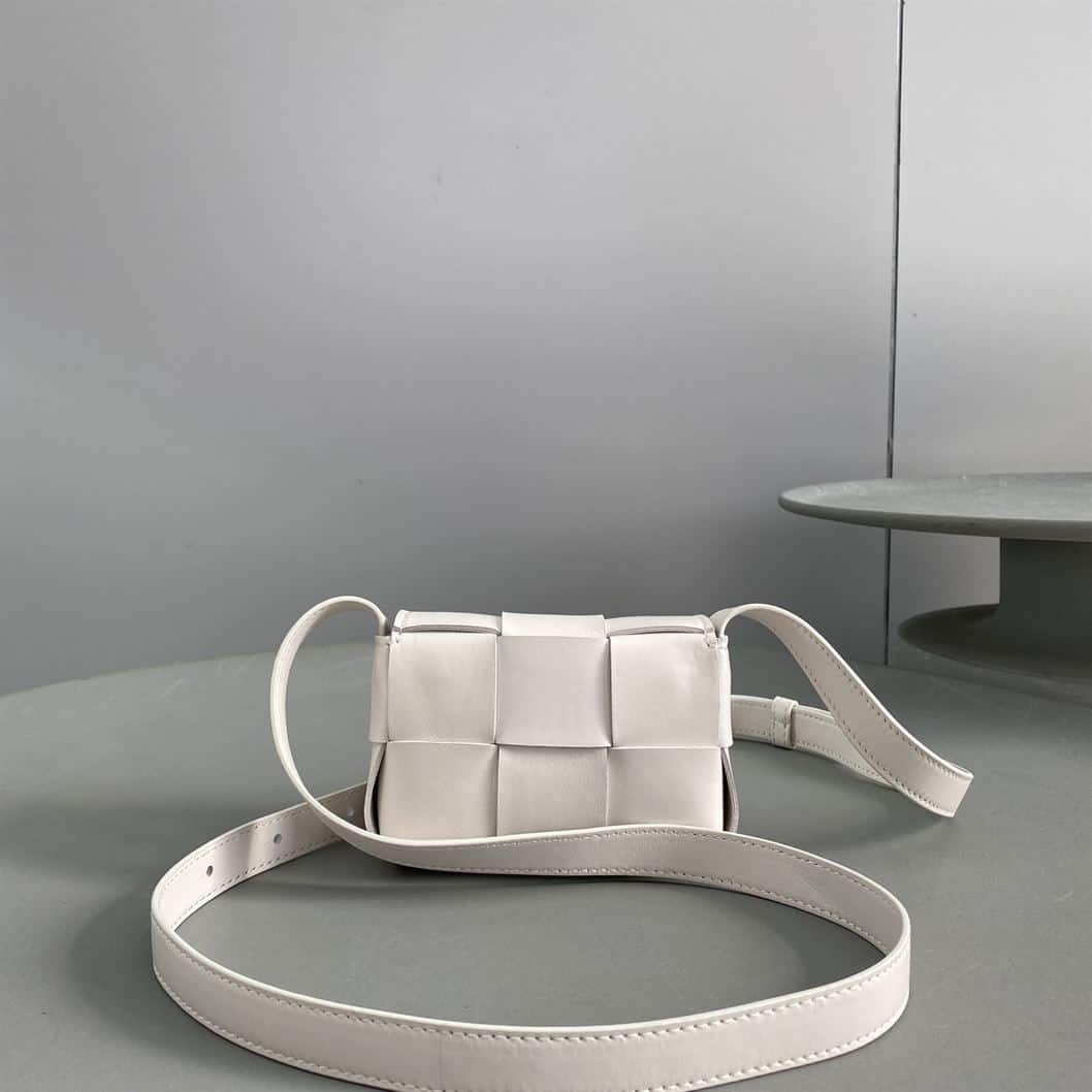 Bottega veneta Cassette in White - PBV06 - 3