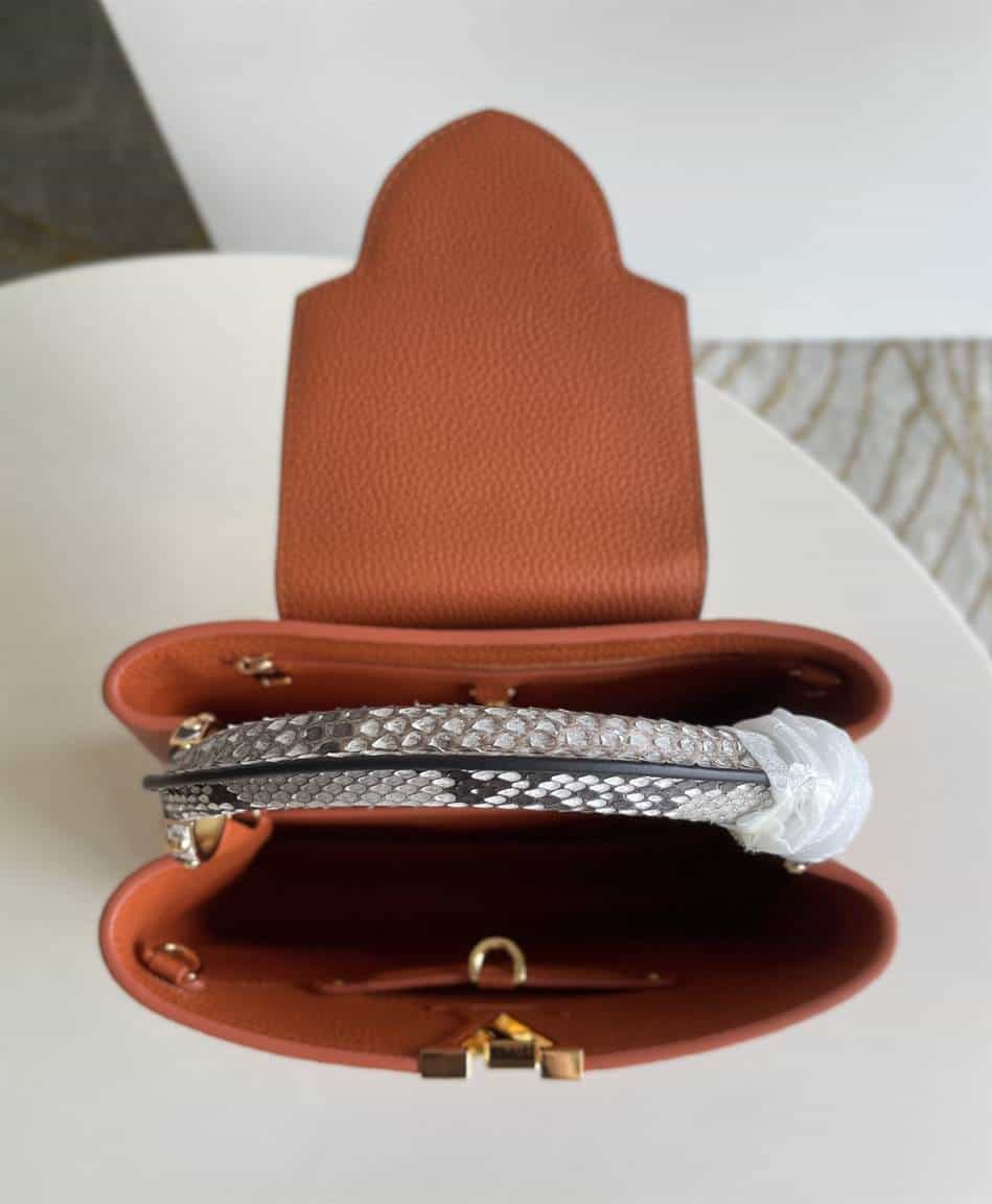 Louis Vuitton Capucines BB - LHB557 - 4
