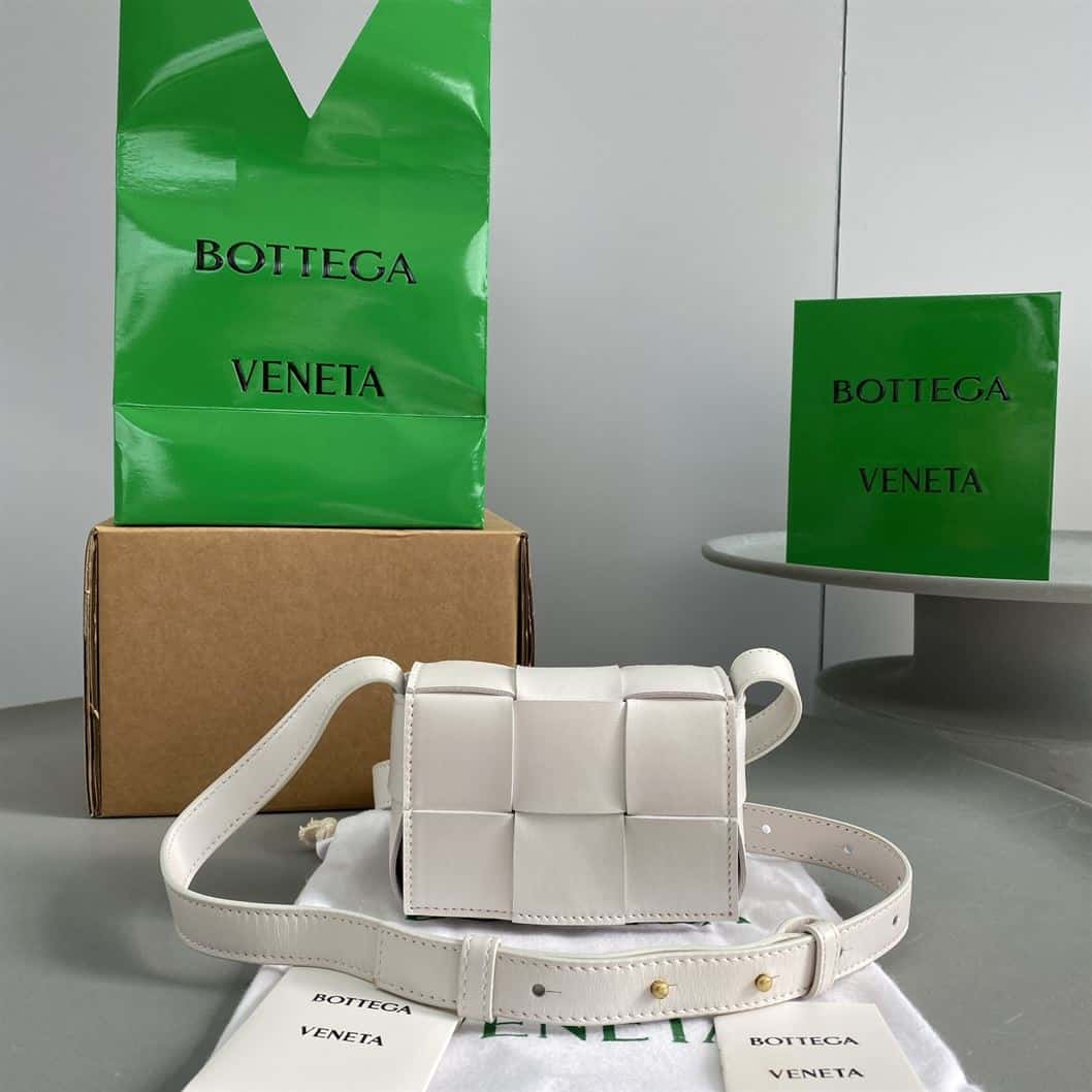Bottega veneta Cassette in White - PBV06 - 2
