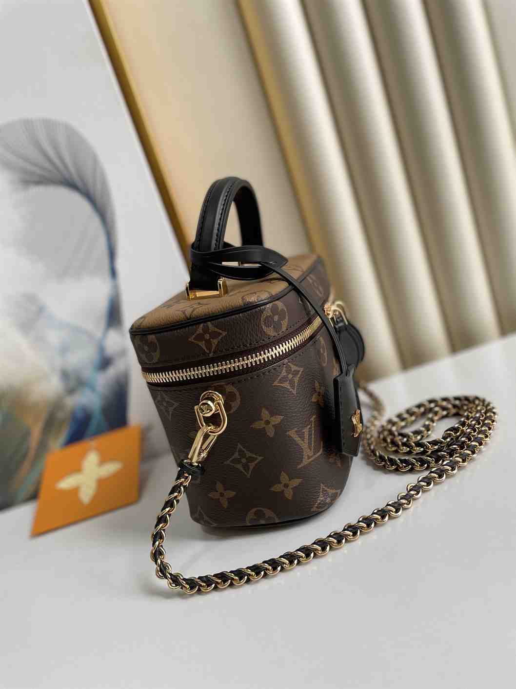 LOUIS VUITTON VANITY PM - LMB340 - 3