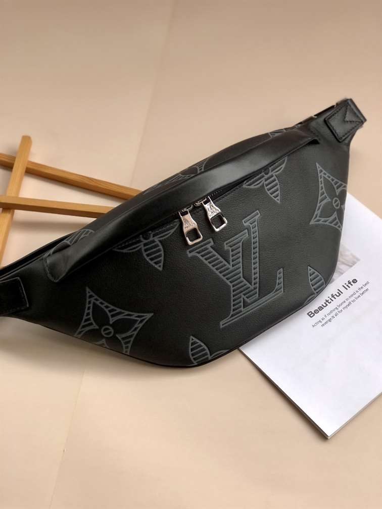 Louis Vuitton Discovery Bumbag - LBB282 - 2
