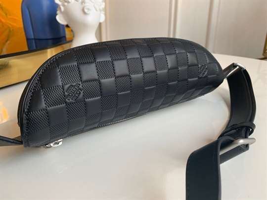 Louis Vuitton Discovery Bumbag - LBB249 - 6