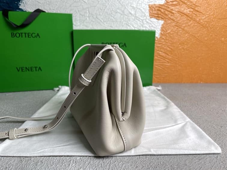 Bottega Veneta Women's Point in Chalk - PBV20 - 8