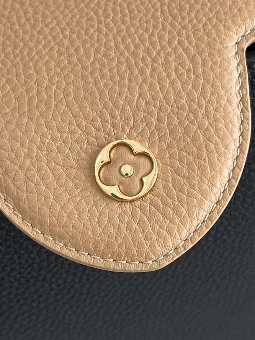 Louis Vuitton Capucines MM Capucines - LHB490 - 6