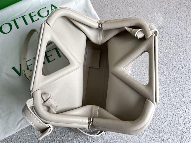 Bottega Veneta Women's Point in Chalk - PBV20 - 5