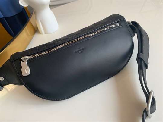 Louis Vuitton Discovery Bumbag - LBB249 - 3