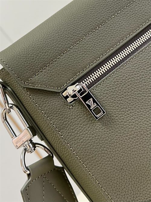 LOUIS VUITTON TAKEOFF MESSENGER - LMB344 - 4