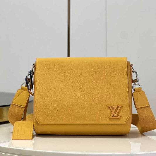 LOUIS VUITTON TAKEOFF MESSENGER - LMB345 - 1