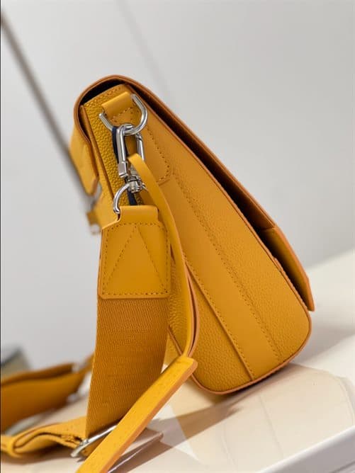 LOUIS VUITTON TAKEOFF MESSENGER - LMB345 - 3