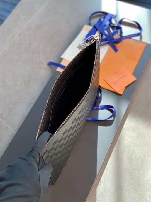 Louis Vuitton Discovery Pochette - LP65 - 4
