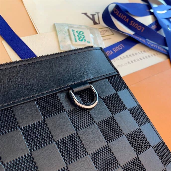 Louis Vuitton Discovery Pochette - LP65 - 6