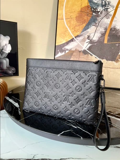 Louis Vuitton Discovery Pochette - LP68 - 2