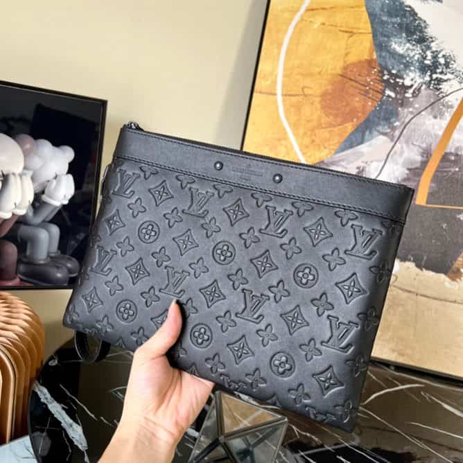 Louis Vuitton Discovery Pochette - LP68 - 5