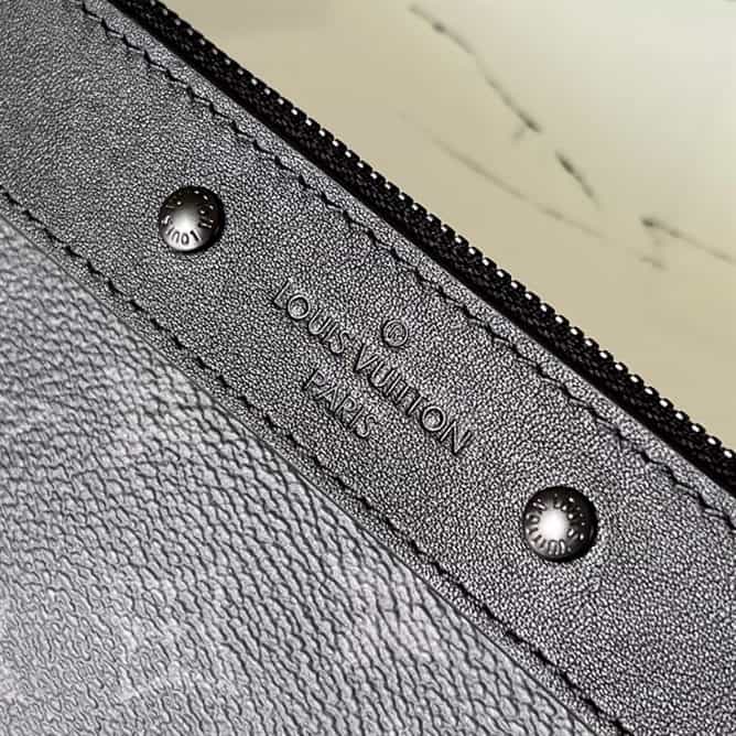 Louis Vuitton Discovery Pochette - LP69 - 4