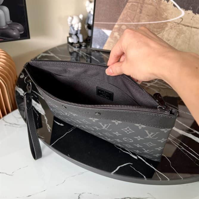Louis Vuitton Discovery Pochette - LP69 - 6