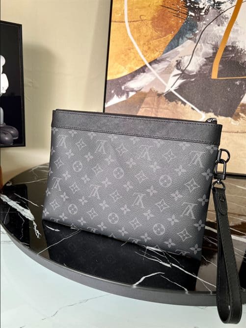 Louis Vuitton Discovery Pochette - LP69 - 2