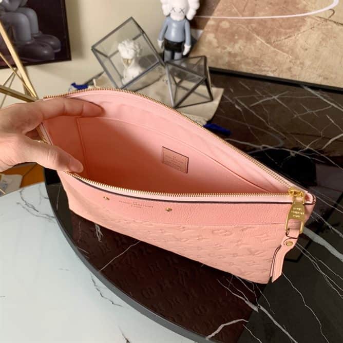 Louis Vuitton Discovery Pochette - LP70 - 3