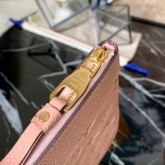 Louis Vuitton Discovery Pochette - LP70 - 6