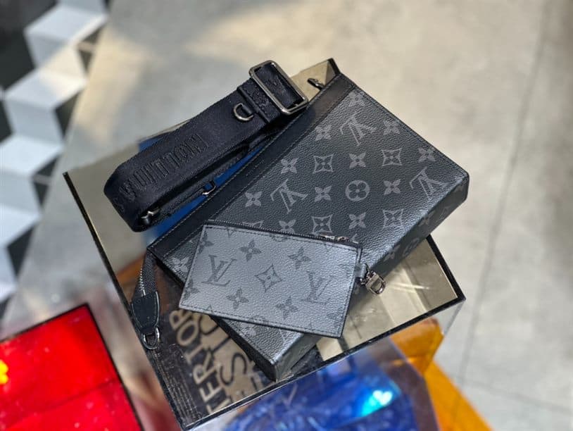 Louis Vuitton Gaston Wearable Wallet - LP67 - 5