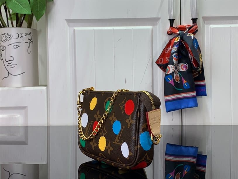 Louis Vuitton Handbag - LHB711 - 4