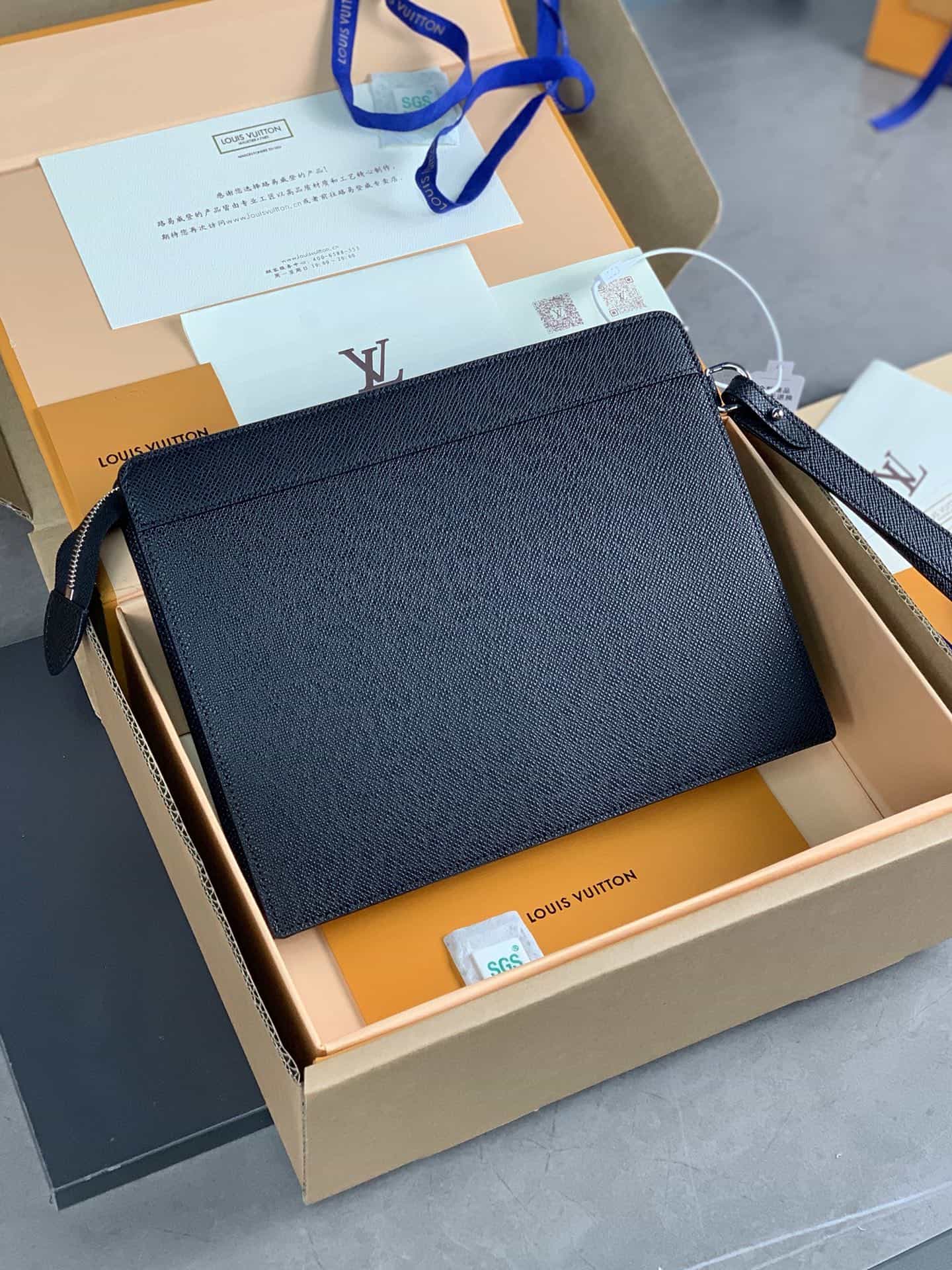Louis Vuitton Standing Pouch - LP64 - 3