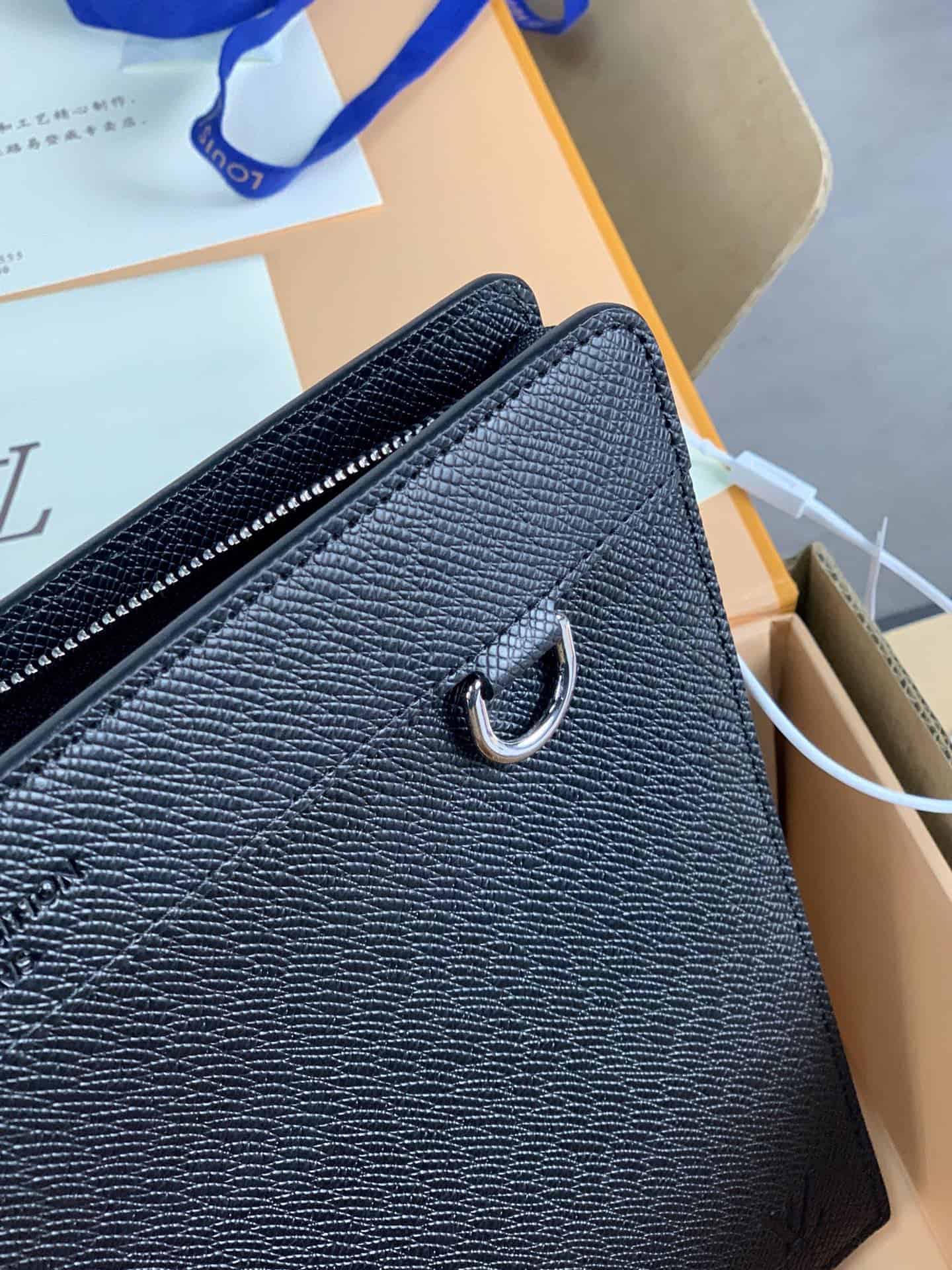 Louis Vuitton Standing Pouch - LP64 - 5