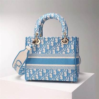 Medium Lady D-Lite Bag Cornflower Blue Toile de Jouy Embroidery - DHB21 - 3