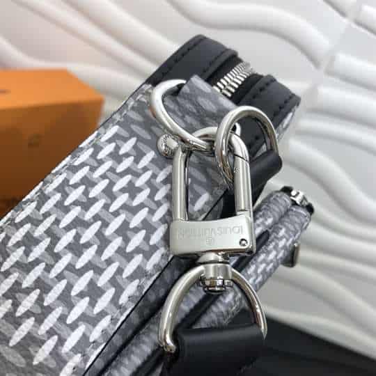 Louis Vuitton Outdoor Bumbag - LMB305 - 8