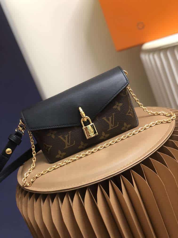 Louis Vuitton Padlock On Strap - LHB358 - 2