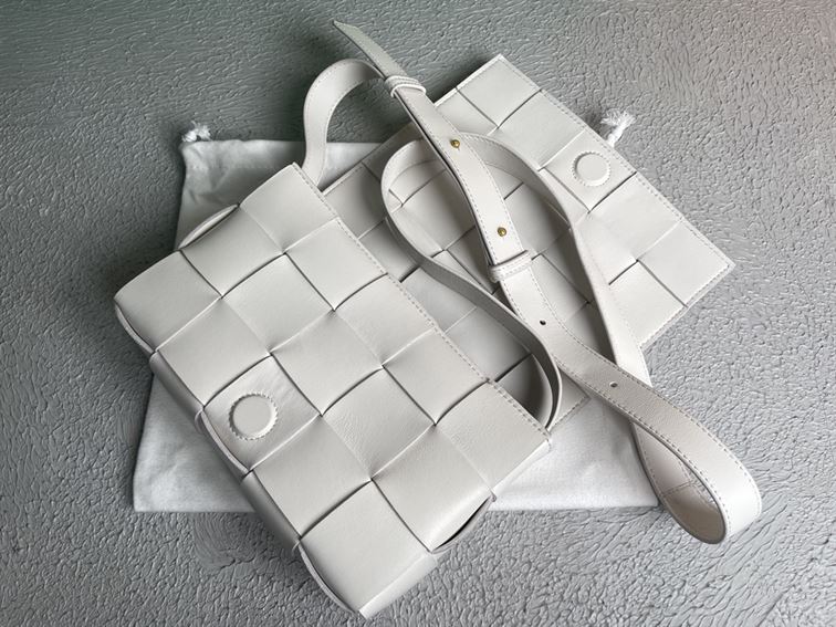 Bottega veneta Women's Cassette in White - PBV08 - 7