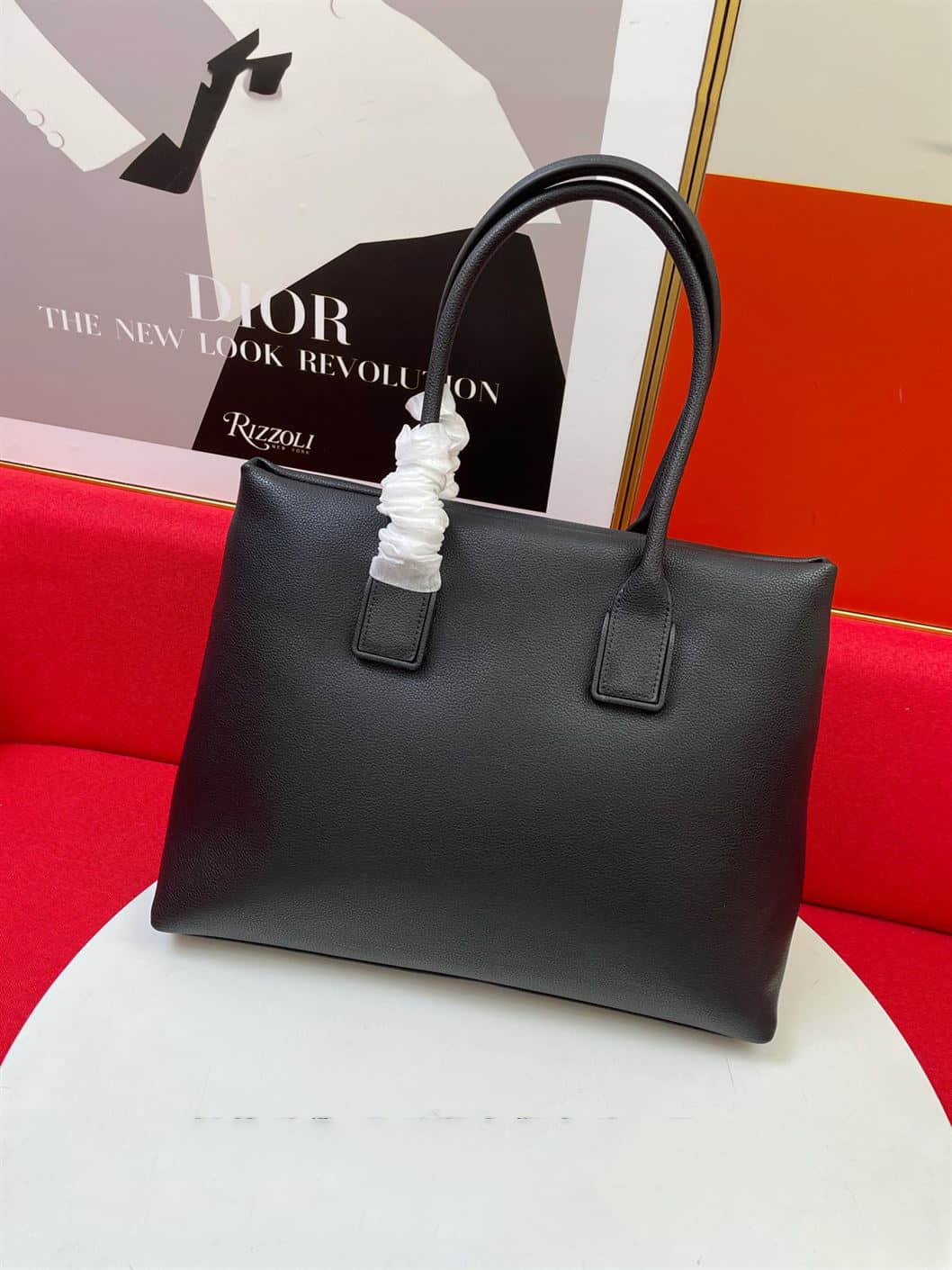 Bottega Veneta Women's Chain Tote in Black - PBV19 - 4