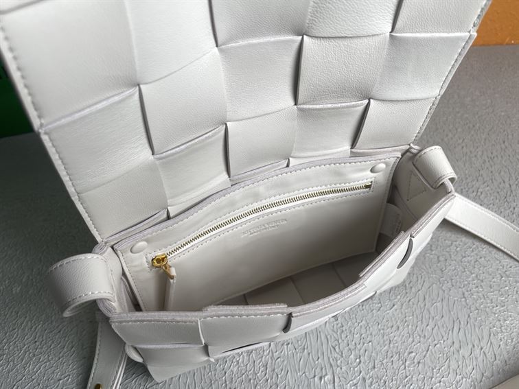 Bottega veneta Women's Cassette in White - PBV08 - 8