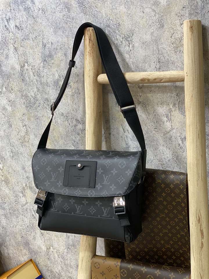Louis Vuitton Messenger PM Voyager - LMB241 - 9