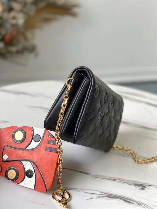Louis Vuitton Pochette Coussin - LHB374 - 8
