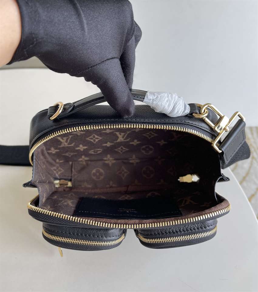 Louis Vuitton Utility Crossbody - LHB199 - 7