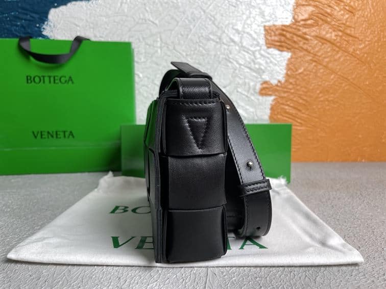 Bottega Veneta Women's Cassette in Black - PBV09 - 7
