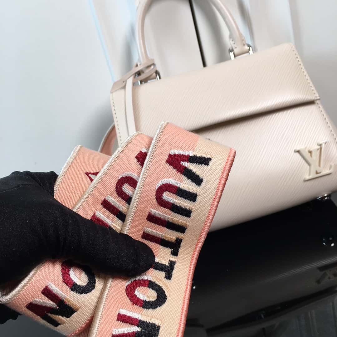 Louis Vuitton Cluny Mini - LHB479 - 8