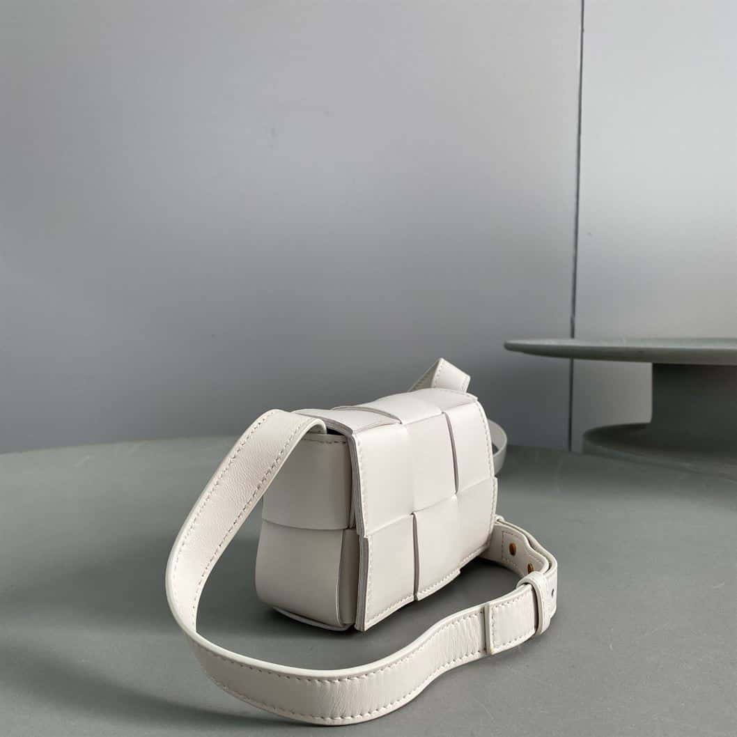 Bottega veneta Cassette in White - PBV06 - 9