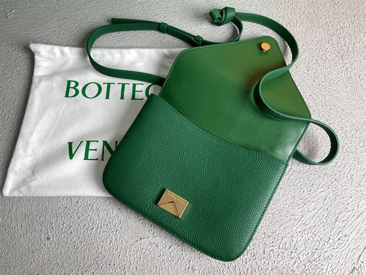 Bottega Veneta Wonmen's Mount in Jungle - PBV17 - 7
