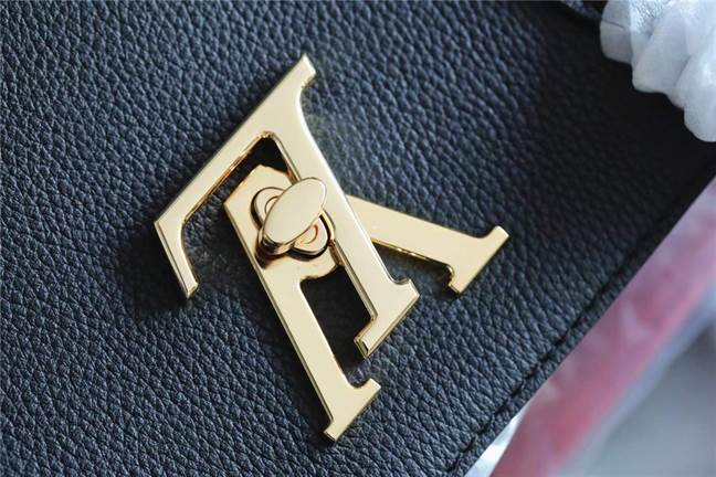 Louis Vuitton Lockme Shopper - LHB500 - 9