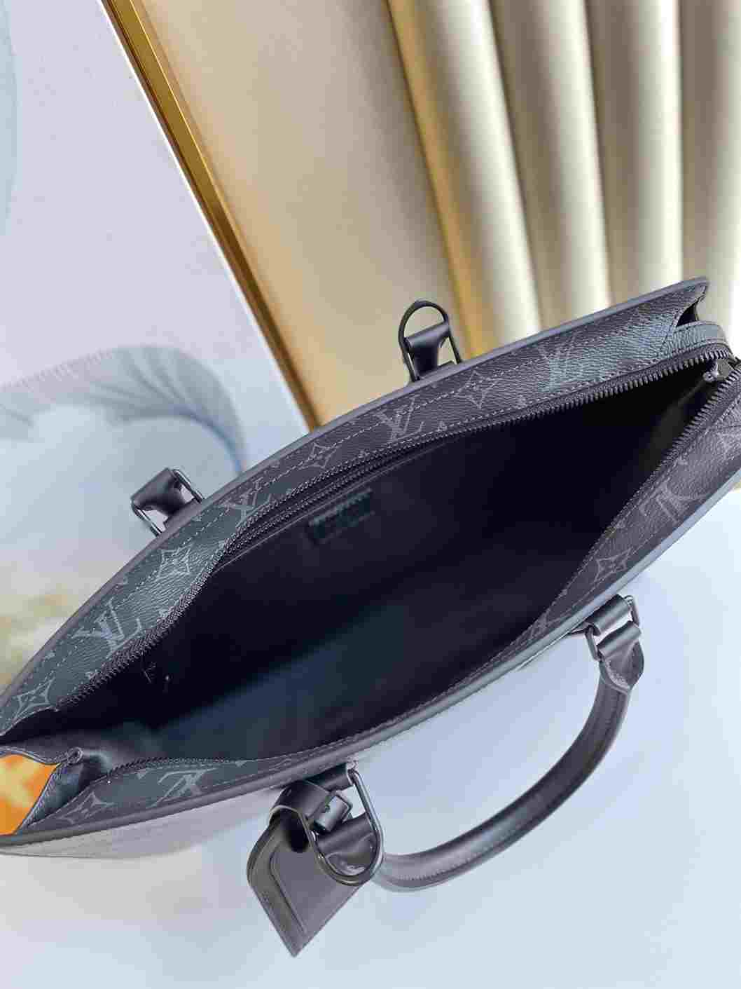 LOUIS VUITTON PLAT HORIZONTAL ZIPPÉ - LDB450 - 8