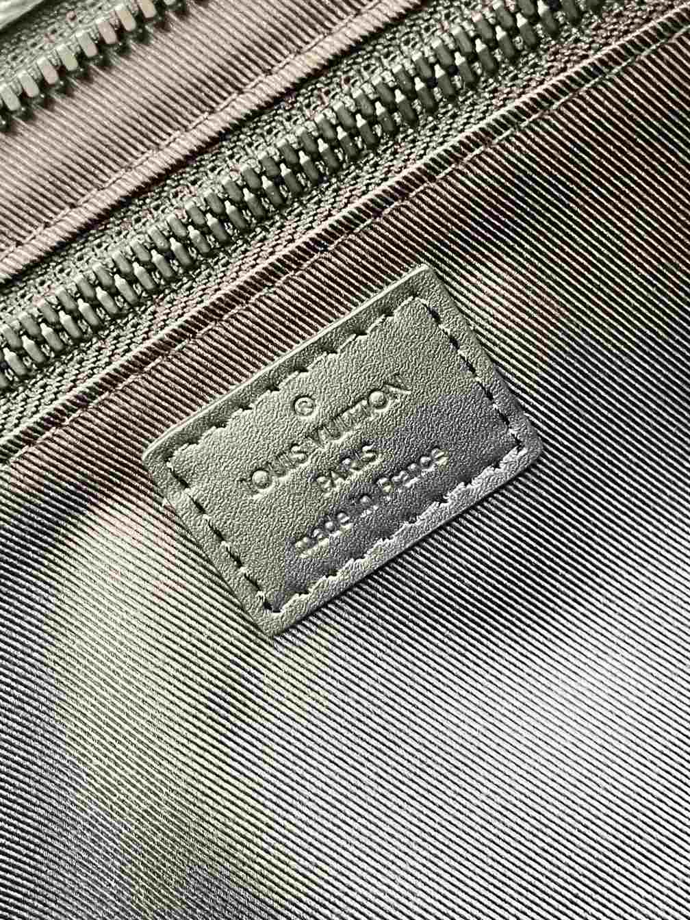 LOUIS VUITTON PLAT HORIZONTAL ZIPPÉ - LDB450 - 6