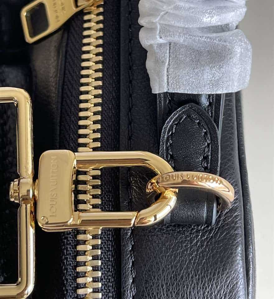 Louis Vuitton Utility Crossbody - LHB199 - 8