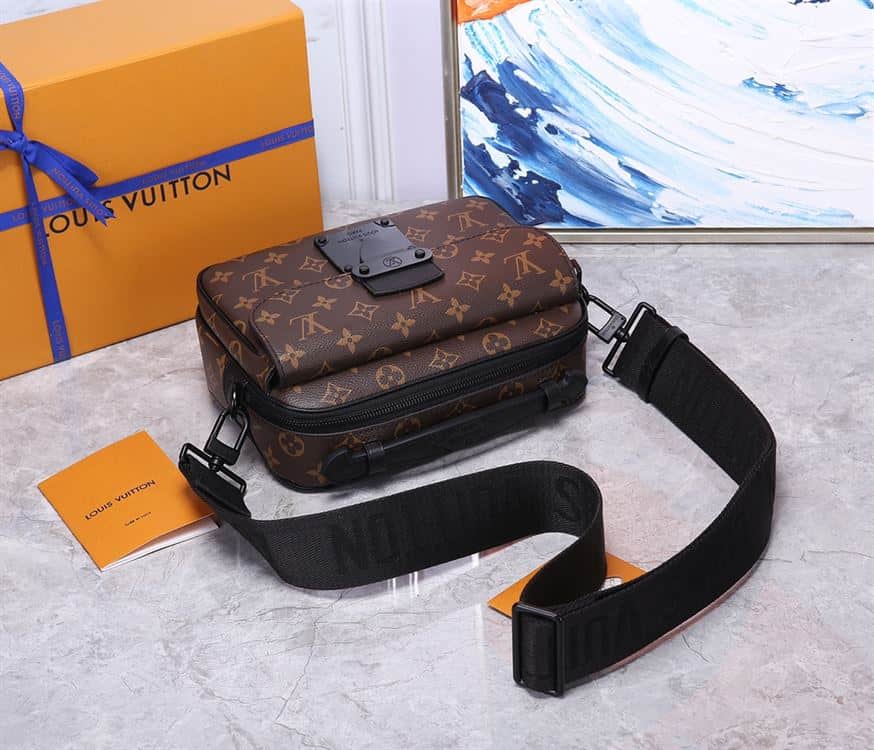 Louis Vuitton S Lock Messenger Bag - LHB605 - 10