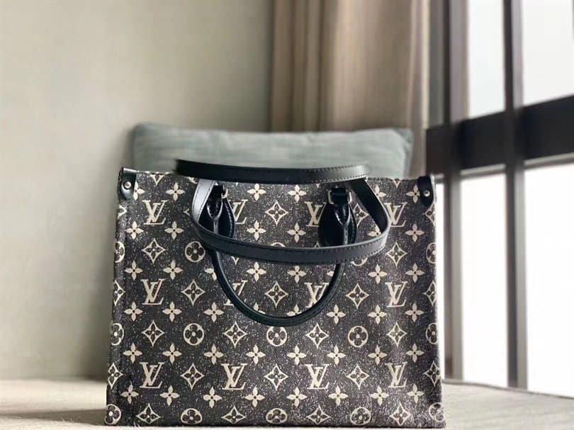 Louis Vuitton OnTheGo MM Tote Bag - LTB557 - 6