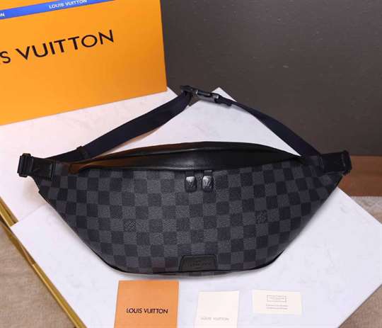Louis Vuitton Discovery Bumbag - LBB289 - 2