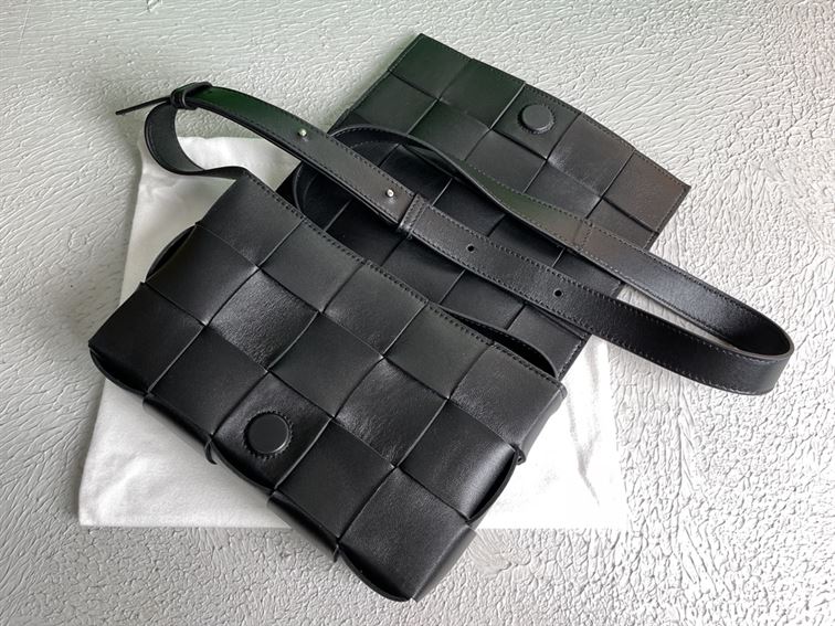 Bottega Veneta Women's Cassette in Black - PBV09 - 9